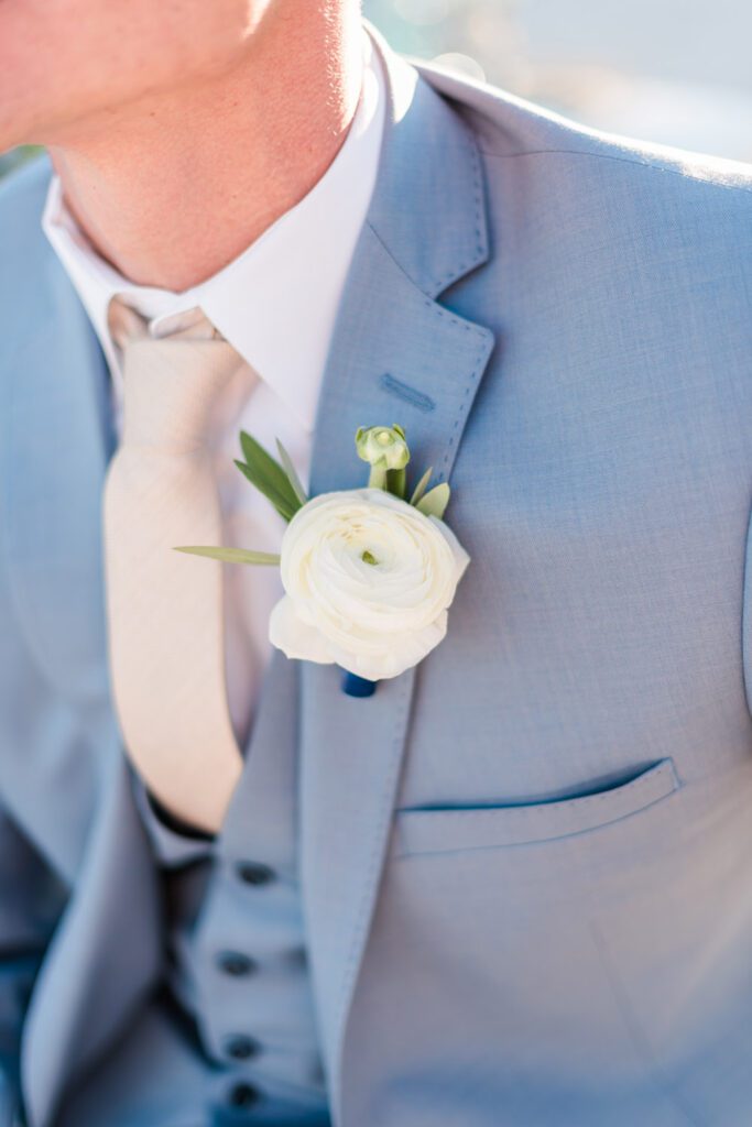 groom's boutonniere
